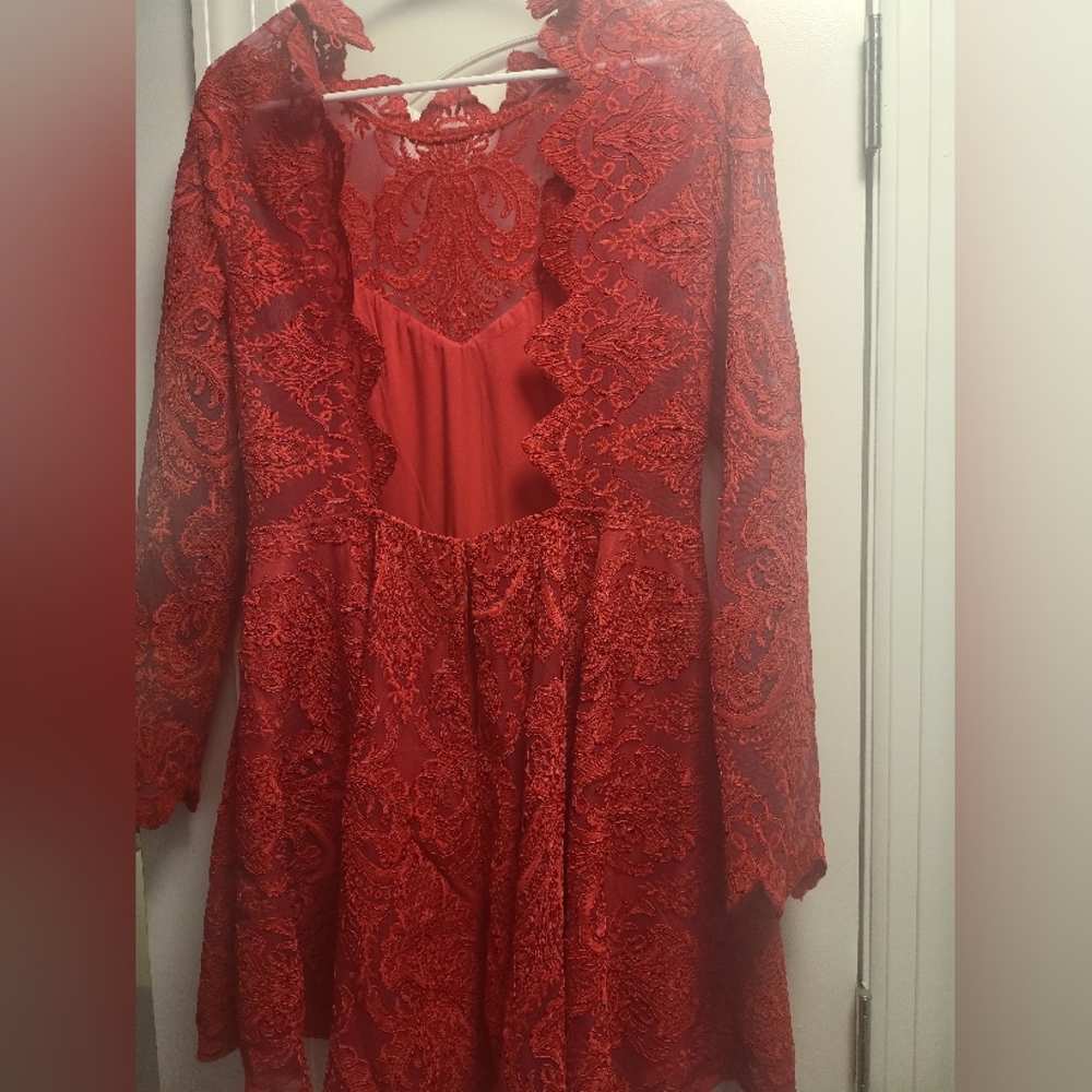 Dress - Picture 5 of 5